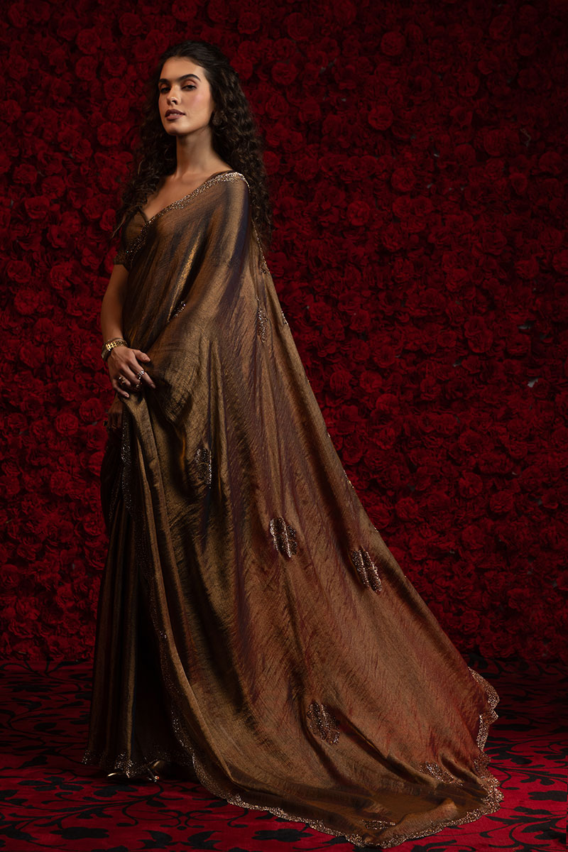 Exquisite Gold Silk Saree – Elegant Metallic Sheen with Delicate Embellishment PR