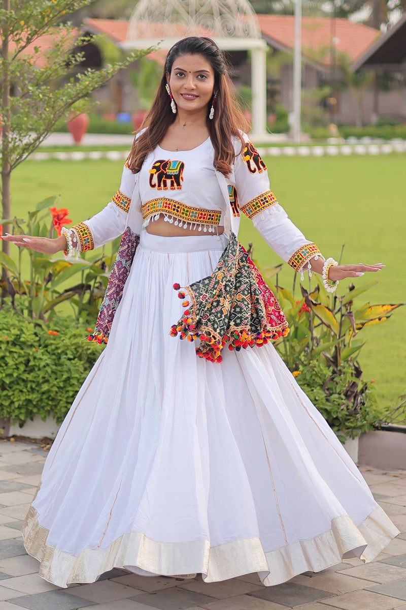 Elegant White Chaniya Choli with Elephant Motif & Mirror Work – Navratri Festival Wear RTI