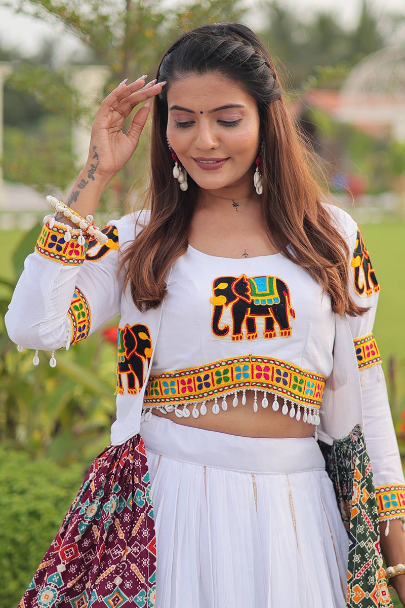 Elegant White Chaniya Choli with Elephant Motif & Mirror Work – Navratri Festival Wear RTI