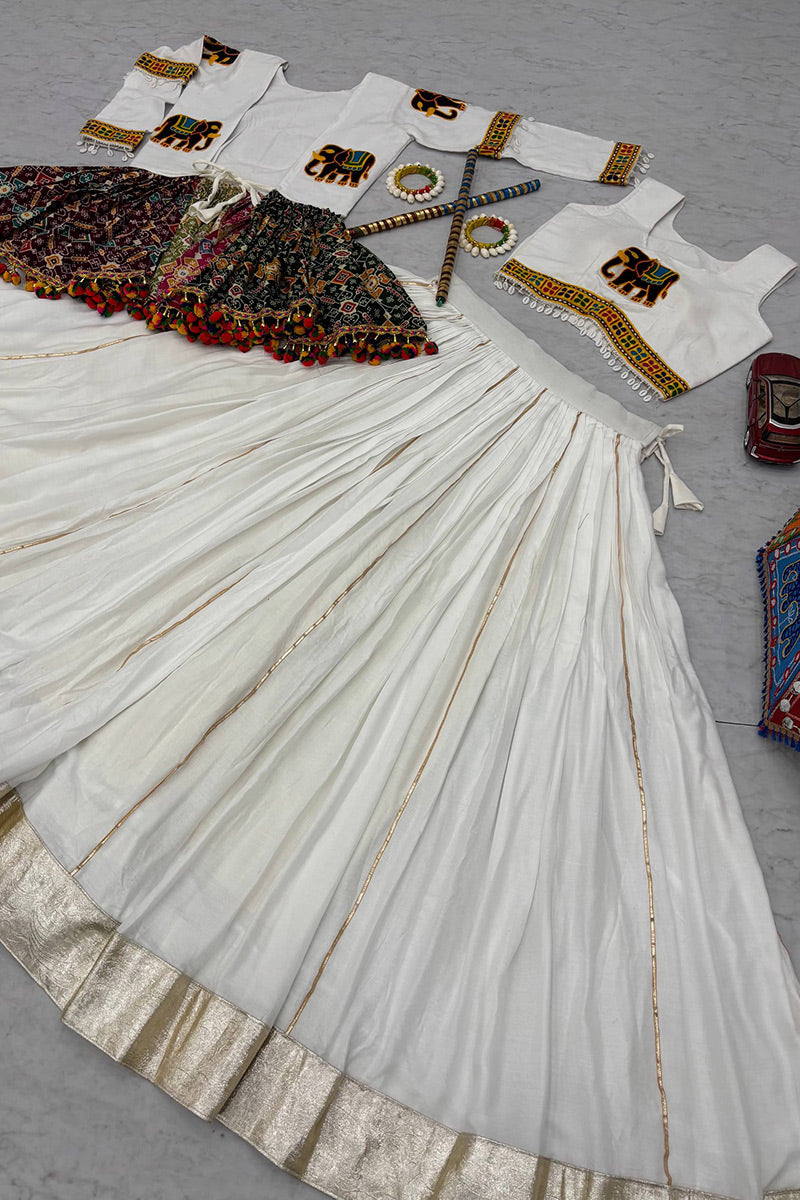 Elegant White Chaniya Choli with Elephant Motif & Mirror Work – Navratri Festival Wear RTI