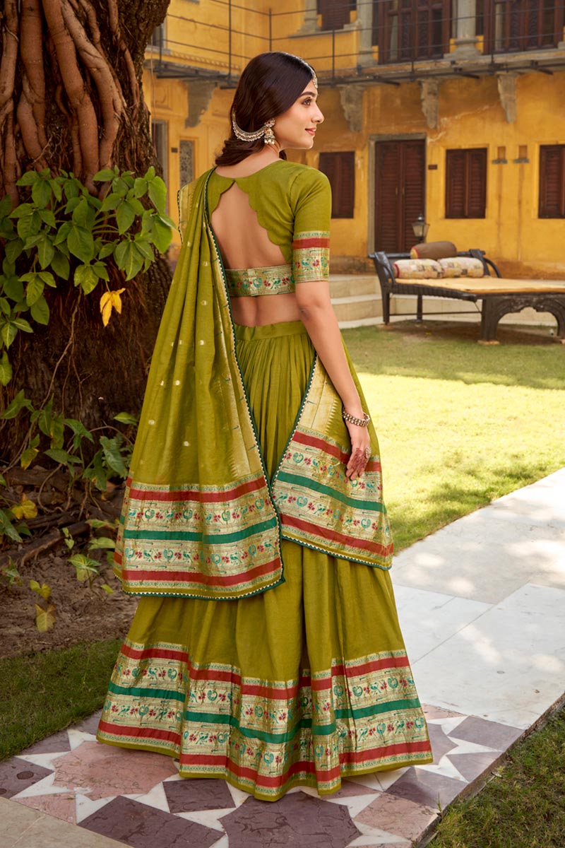 Ivory Embroidered Bridal Lehenga Set with Peach Dupatta – Indian Wedding Wear UK (Copy) KF