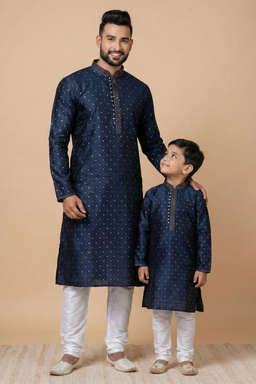 Ensembles Kurta en mousseline à imprimé Ajrakh rouge avec broderies artisanales