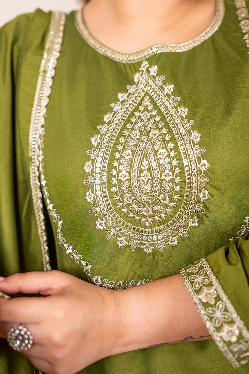 Green Embroidered Suit Set with Matching Dupatta – Indian Women’s Wear RTI