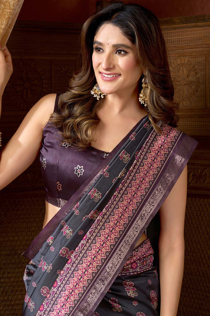 Royal Black Motif Saree in Deep Emerald With Jacquard Border RTI