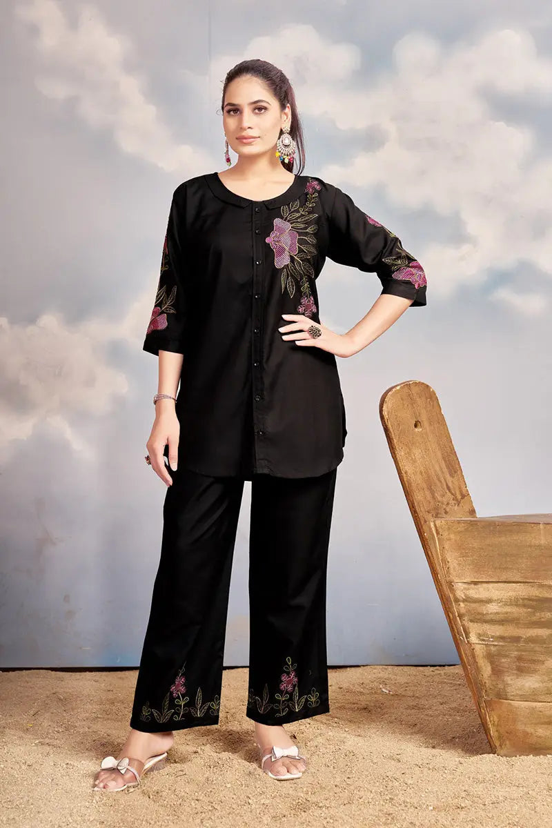 Black Floral Embroidered Co-Ord Set – Casual Chic Two-Piece PR