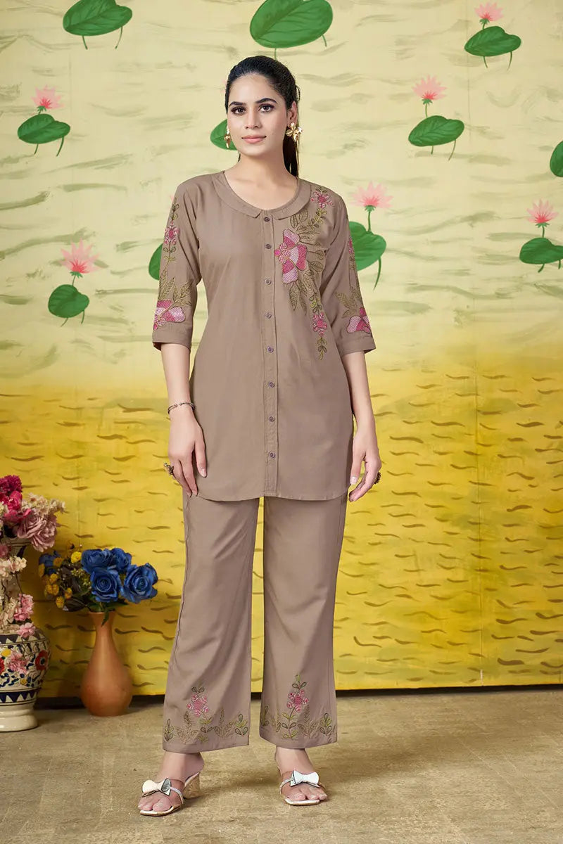 Brown Floral Embroidered Co-Ord Set – Casual Chic Two-Piece PR