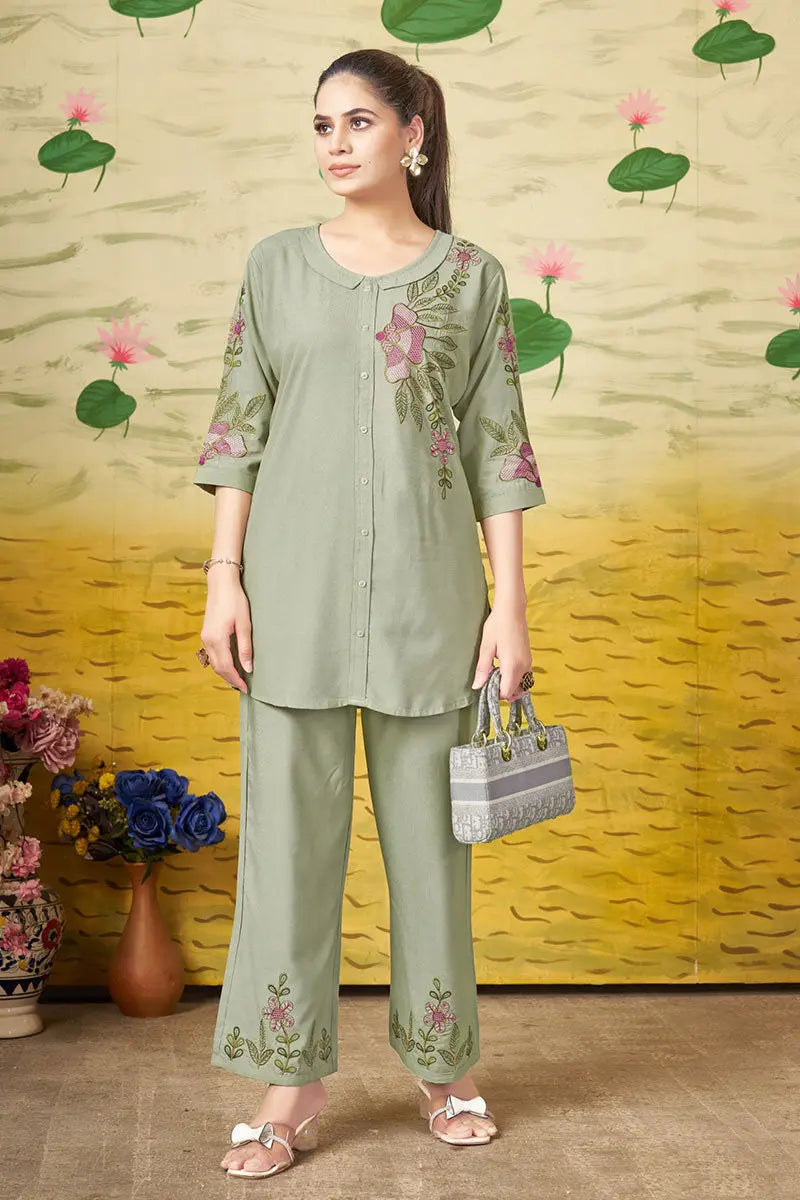 Green Floral Embroidered Co-Ord Set – Casual Chic Two-Piece PR