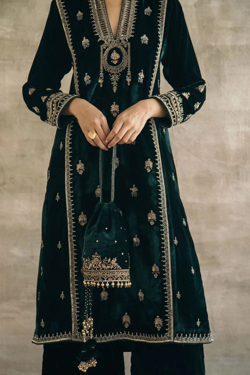 Bottle Green Emerald Velvet Elegance – Timeless Festive Kurta Set LF