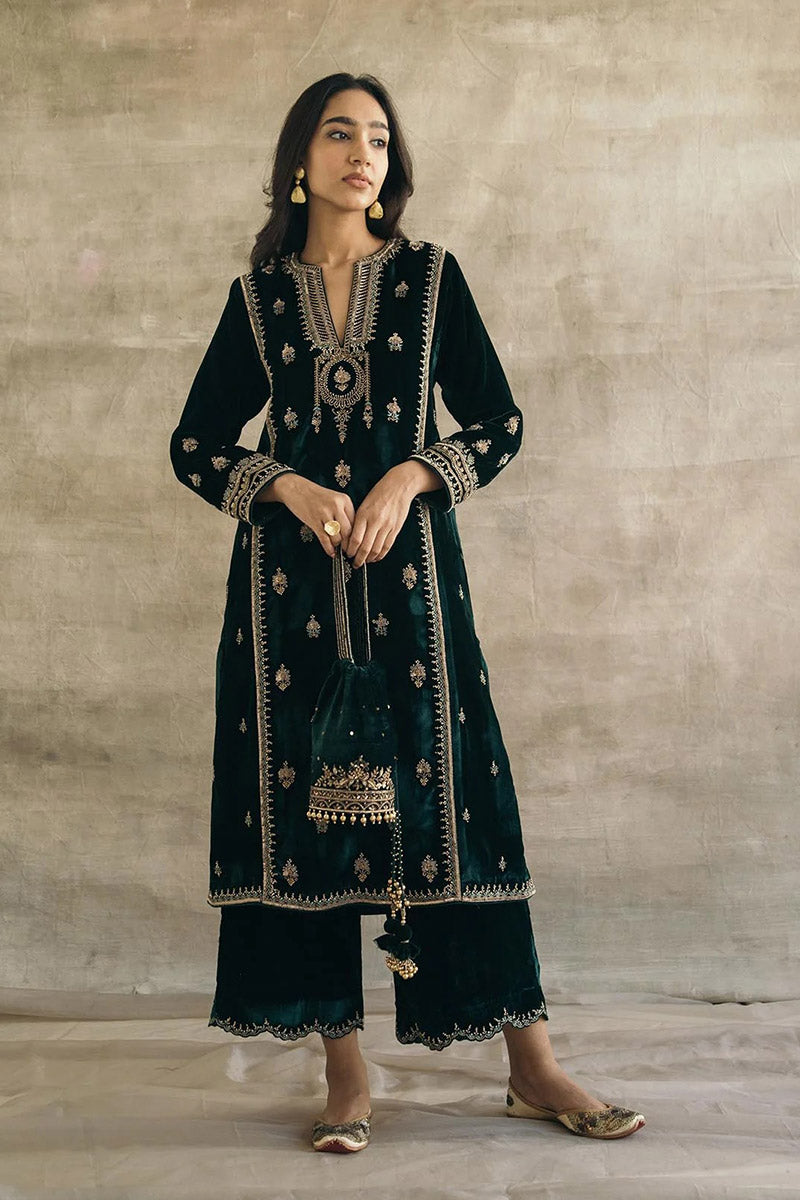 Bottle Green Emerald Velvet Elegance – Timeless Festive Kurta Set LF