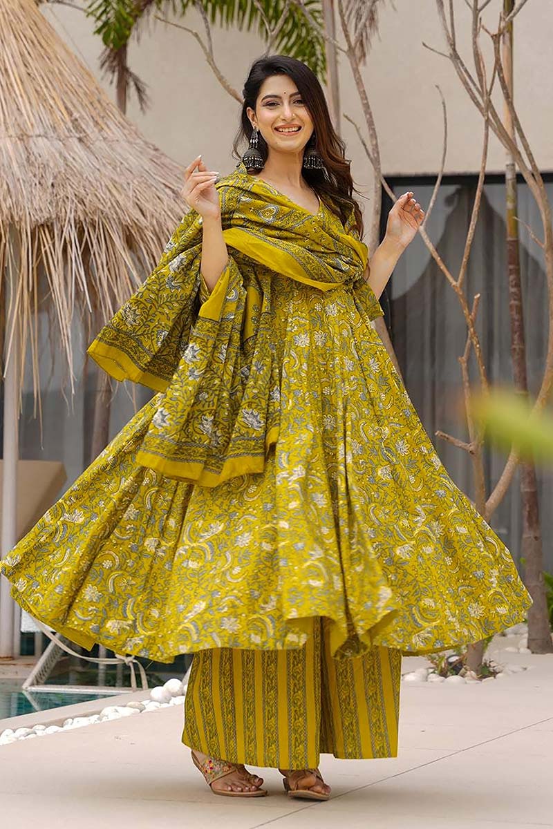 Pista Green Soft Bloom Kurta Set | Minimal Luxe Ethnicwear PR