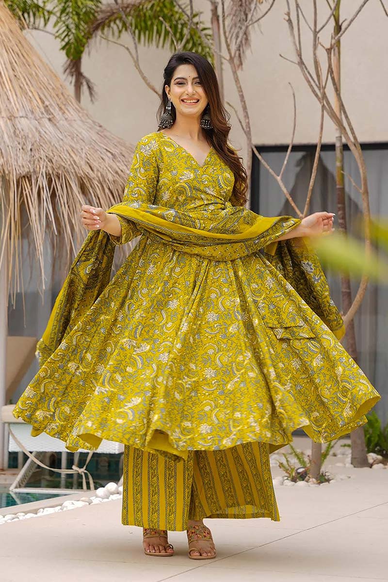 Pista Green Soft Bloom Kurta Set | Minimal Luxe Ethnicwear PR