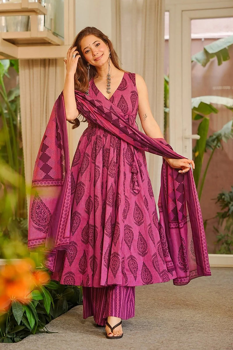 Fully Flared Maslin Kurta Suit – Festive & Wedding Wear in Pink UF